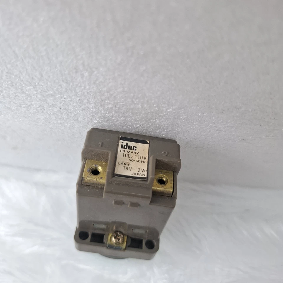 IDEC PRIMARY 100/110V 50-60Hz 18V 2W GREEN CONTROL UNIT